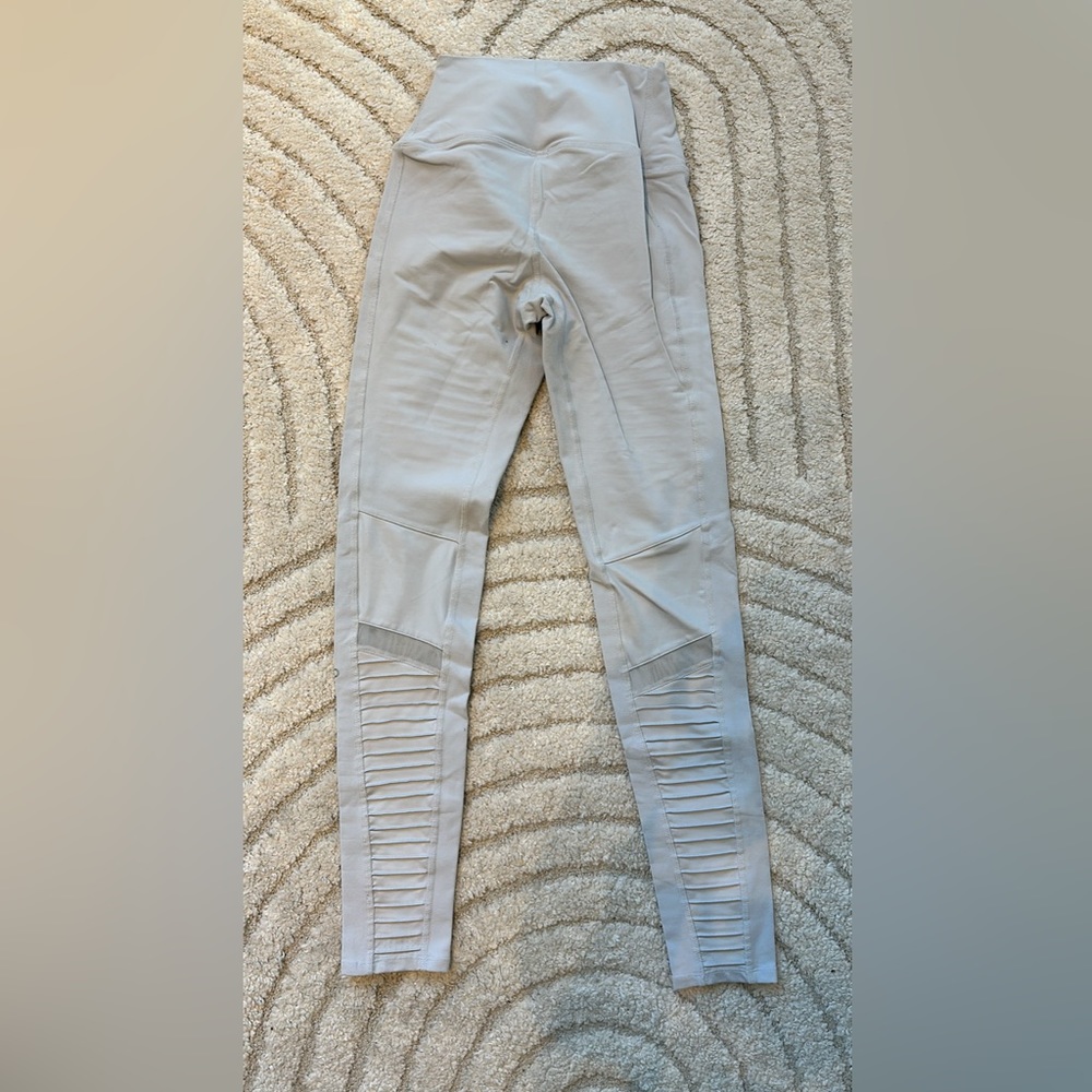 Alo yoga pants